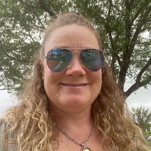 Meet your Posher, Suzanne